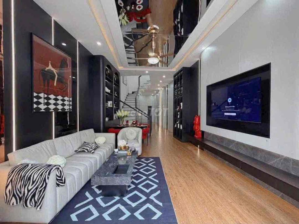 Premium-furnished 3-bedroom house off Huỳnh Ngọc Huệ — photo 7