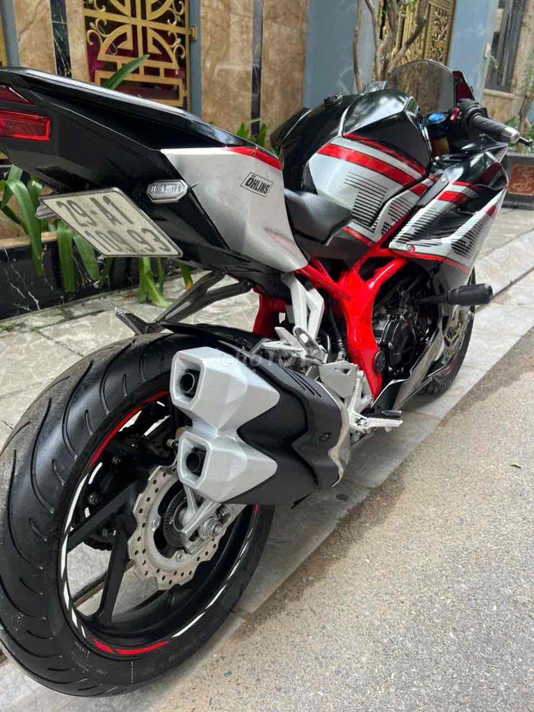 Honda CBR 250RR biển số 29 rất mới leng keng pkl. Mua bán Xe máy tại Quận Cầu Giấy Hà Nội được đăng bởi Tong motor xe may hình 6