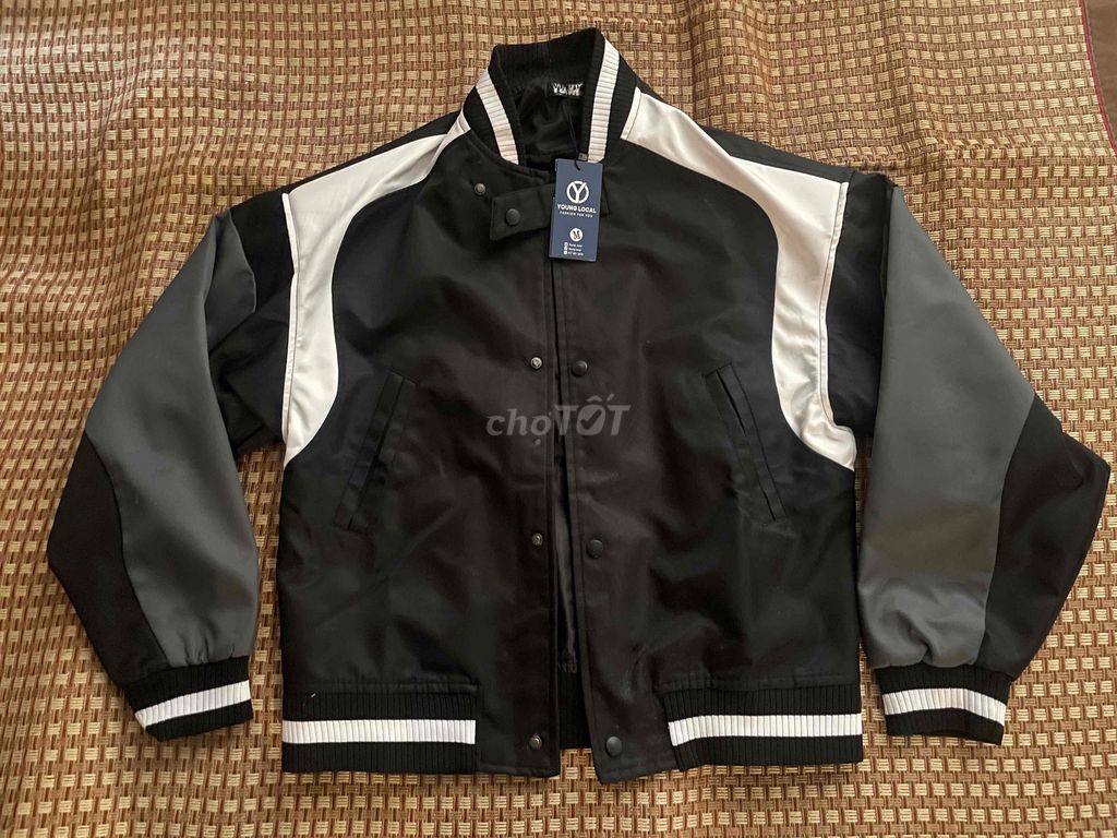 pass áo size M hàng mới, do mang k hợp. Mua bán Quần áo tại Quận Liên Chiểu Đà Nẵng được đăng bởi phan tân hình 1