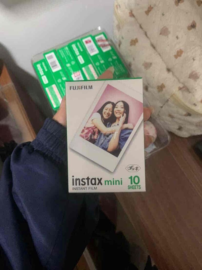 Phim chụp ảnh Fujifilm Instax Mini 10 tờ. Mua bán Máy ảnh, Máy quay tại Thành phố Thủ Đức Tp Hồ Chí Minh được đăng bởi trang hình 1