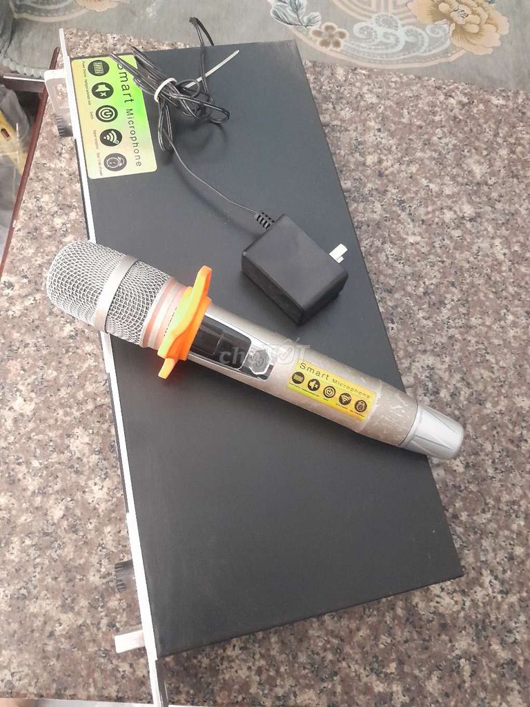 Micro không dây Bạc hát karaoke. Mua bán Tivi, Âm thanh tại Thành phố Dĩ An Bình Dương được đăng bởi Quốc trường  hình 1