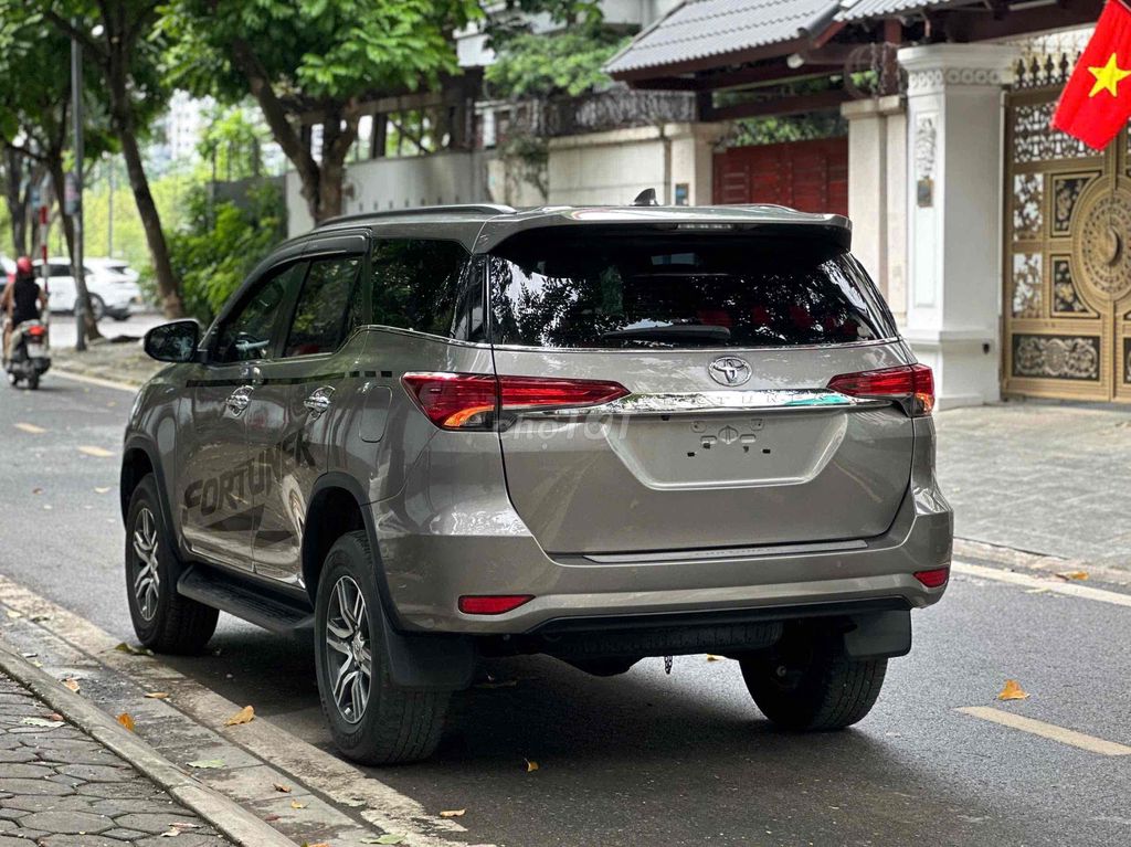 Toyota Fortuner 2.4AT 4x2 sx 2022 máy dầu. Mua bán Ô tô tại Quận Cầu Giấy Hà Nội được đăng bởi Cao Quý hình 3