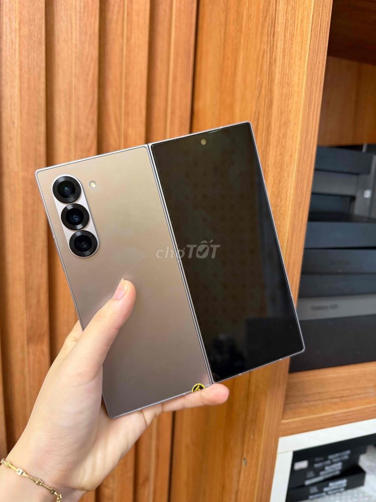 Samsung Z Fold 6 256GB Xám Đã sử dụng. Mua bán Điện thoại tại Quận Cầu Giấy Hà Nội được đăng bởi Thanh Thoa hình 1