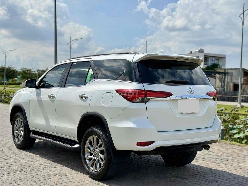 Toyota Fortuner 2.7V 2024 lướt 39.000km xe như mới. Mua bán Ô tô tại Quận 1 Tp Hồ Chí Minh được đăng bởi Nguyên hình 5