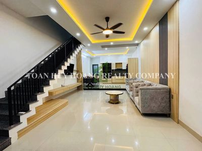 Townhouse 100 m² · 3 bed · Đường Thị Xuân Quý