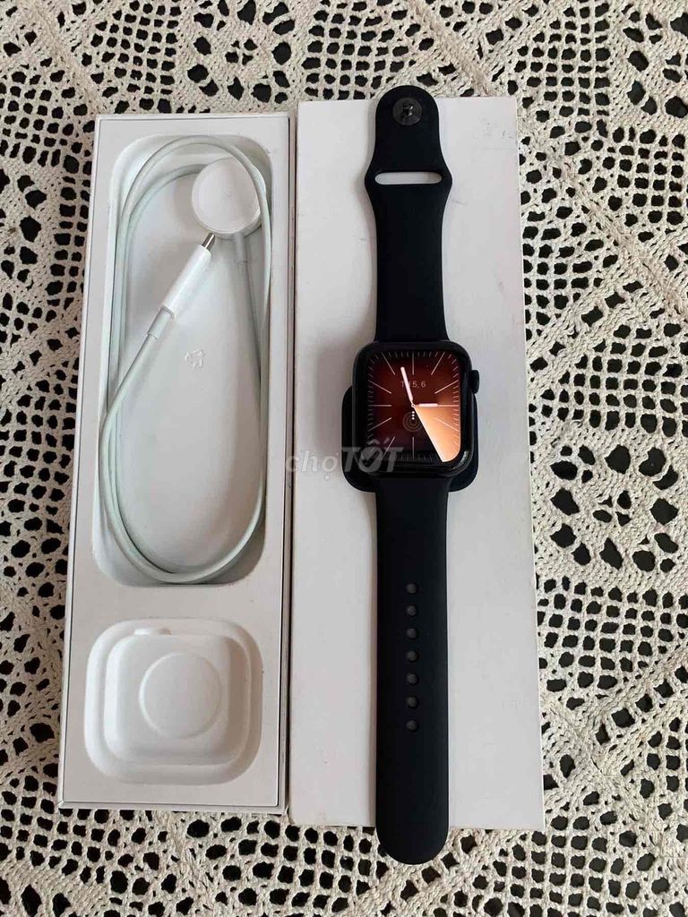 apple watch se 44 Đen likenew pin 100%