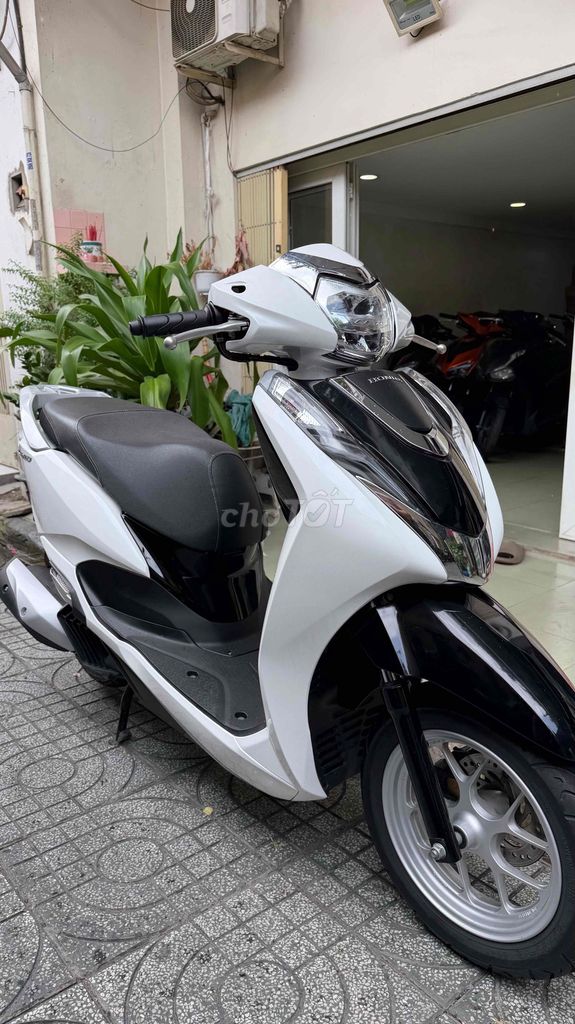 Honda Lead 4val 2023 Белый Черный Bssg 9 владельцев