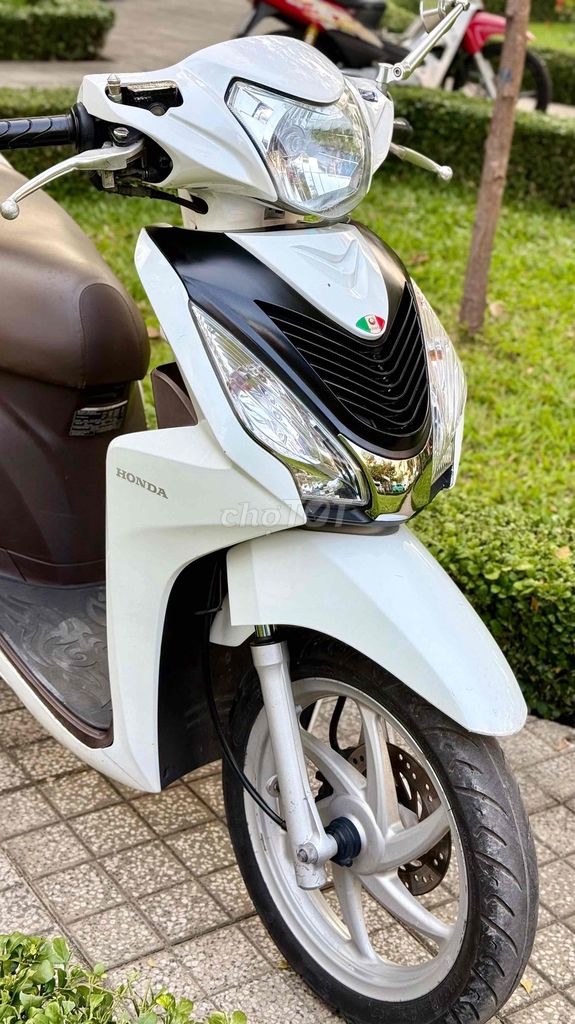 Honda Vision белый, скутер