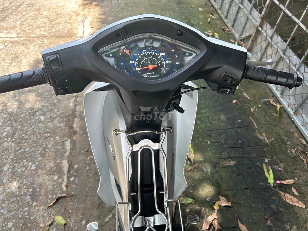 Honda Wave A 110cc máy zin chính chủ. Mua bán Xe máy tại Huyện Tam Bình Vĩnh Long được đăng bởi Trân Phong hình 4