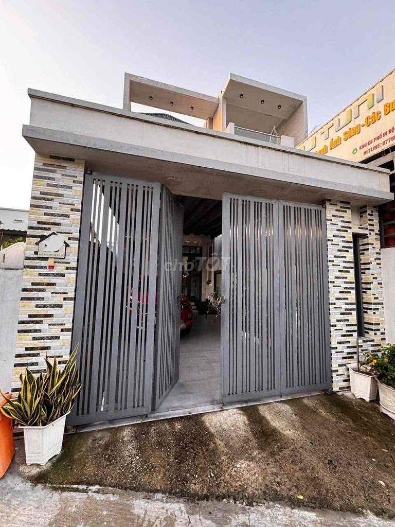 Bán gấp nhà 2 mặt tiền gần trường tiểu học Marie Curie, giá 3.750 tỷ