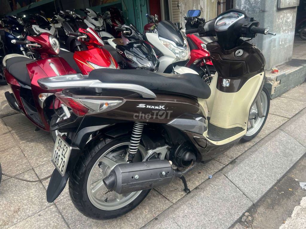 SYM shark 125 2012 mới 90% biển số thành phố. Mua bán Xe máy tại Quận Tân Phú Tp Hồ Chí Minh được đăng bởi Tuanduy hình 4