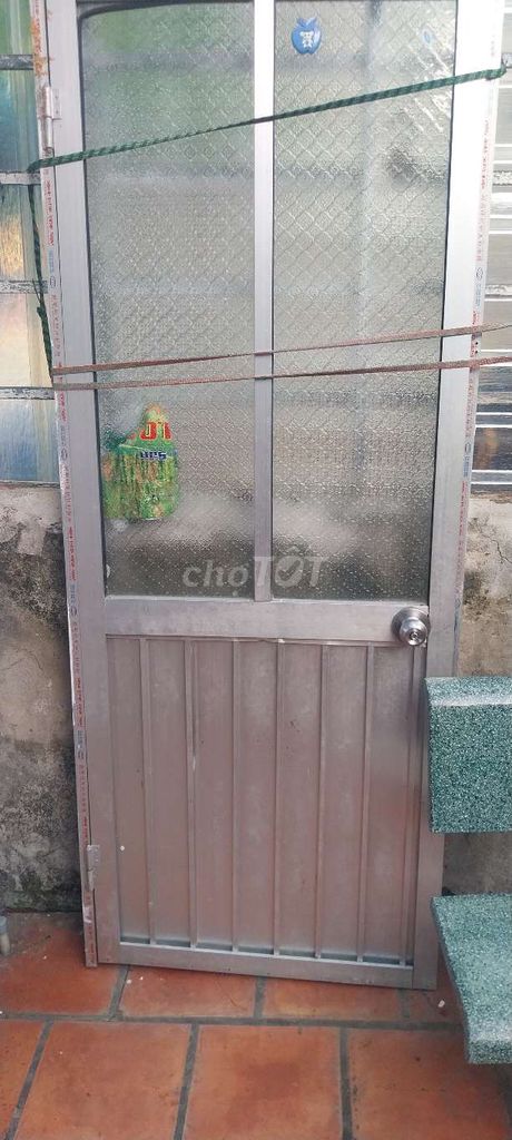 Cửa nhôm kính màu bạc. Mua bán Nội thất, đồ gia dụng khác tại Thị xã Bến Cát Bình Dương được đăng bởi  Lưc thanh hình 1