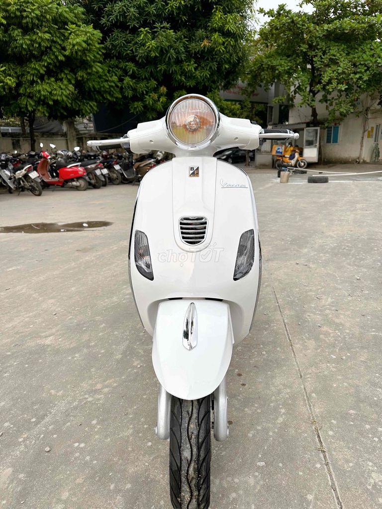 vespa lx150 càng đúc ắc quy 2024