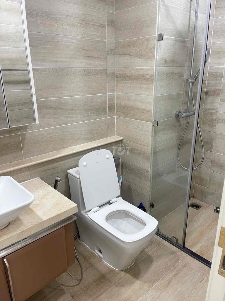 Bán Gấp 2PN Vinhomes Golden River giá 9t8. Mua bán Căn hộ/Chung cư tại Quận 1 Tp Hồ Chí Minh được đăng bởi tuananh  tra hình 4
