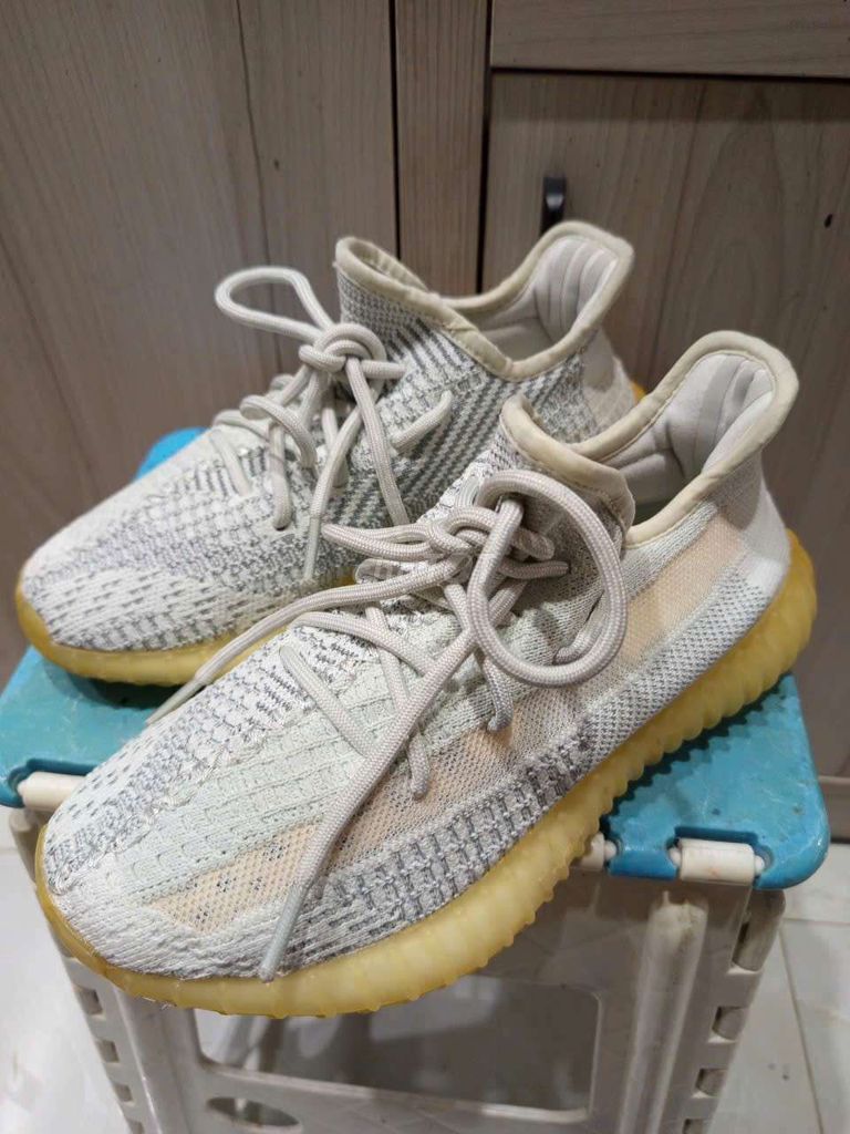 Giày thể thao Adidas Yeezy Nam. Mua bán Giày dép tại Quận 7 Tp Hồ Chí Minh được đăng bởi Giày Xi An Vũ hình 1