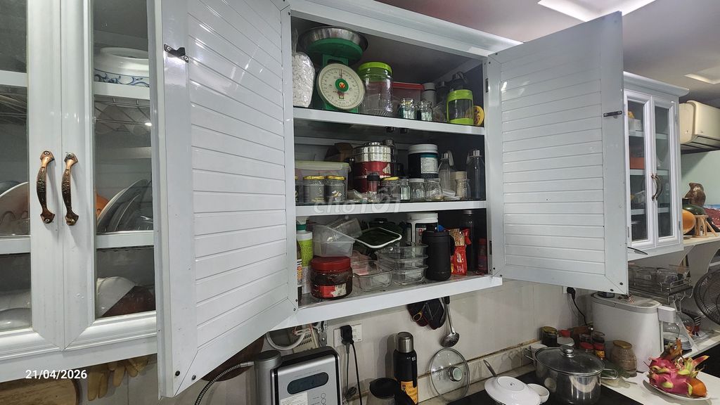 Tủ bếp nhôm kính màu trắng. Mua bán Tủ, kệ gia đình tại Quận Cầu Giấy Hà Nội được đăng bởi Trần Quang hình 1