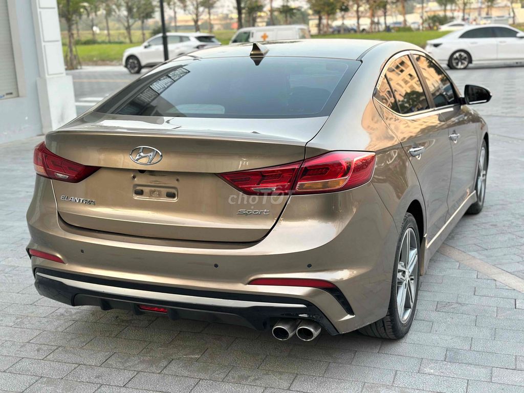 Hyundai Elantra 2019 1.6AT Sport - 80000 km. Mua bán Ô tô tại Quận Hoàng Mai Hà Nội được đăng bởi Đức Quyết hình 5