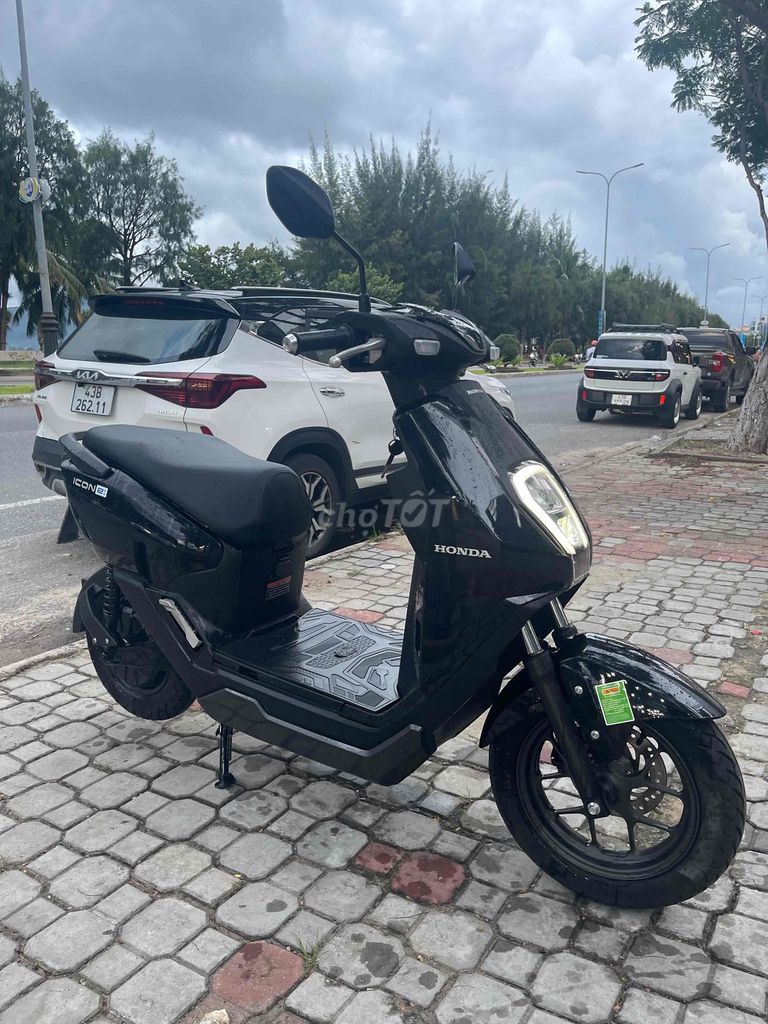 Электроскутер Honda Icon e 50cc Черный 4900 км