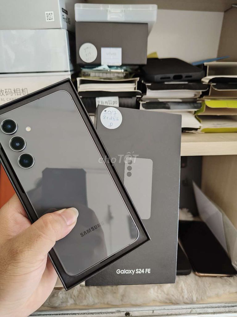 Samsung S24 FE 256GB BH 03.2027 VN. Mua bán Điện thoại tại Quận Tân Phú Tp Hồ Chí Minh được đăng bởi LUCKY SHOP hình 1