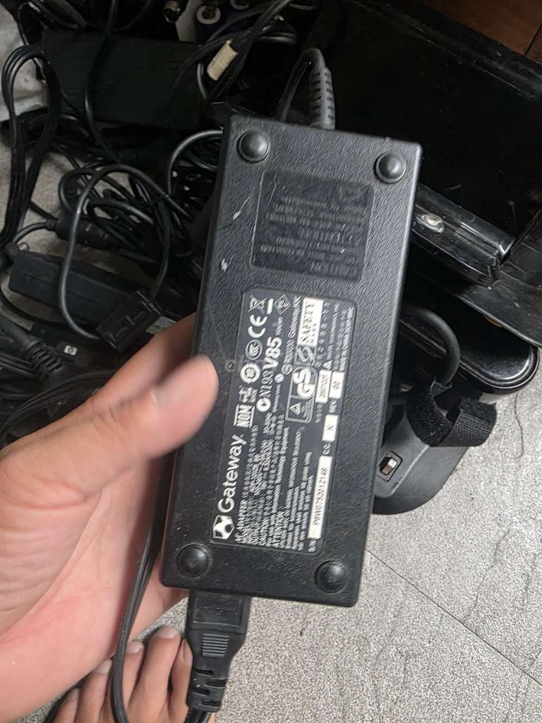 Sạc laptop ASUS 120W Đen. Mua bán Phụ kiện (Màn hình, Chuột...) tại Quận 11 Tp Hồ Chí Minh được đăng bởi Ngoc Chau  hình 1