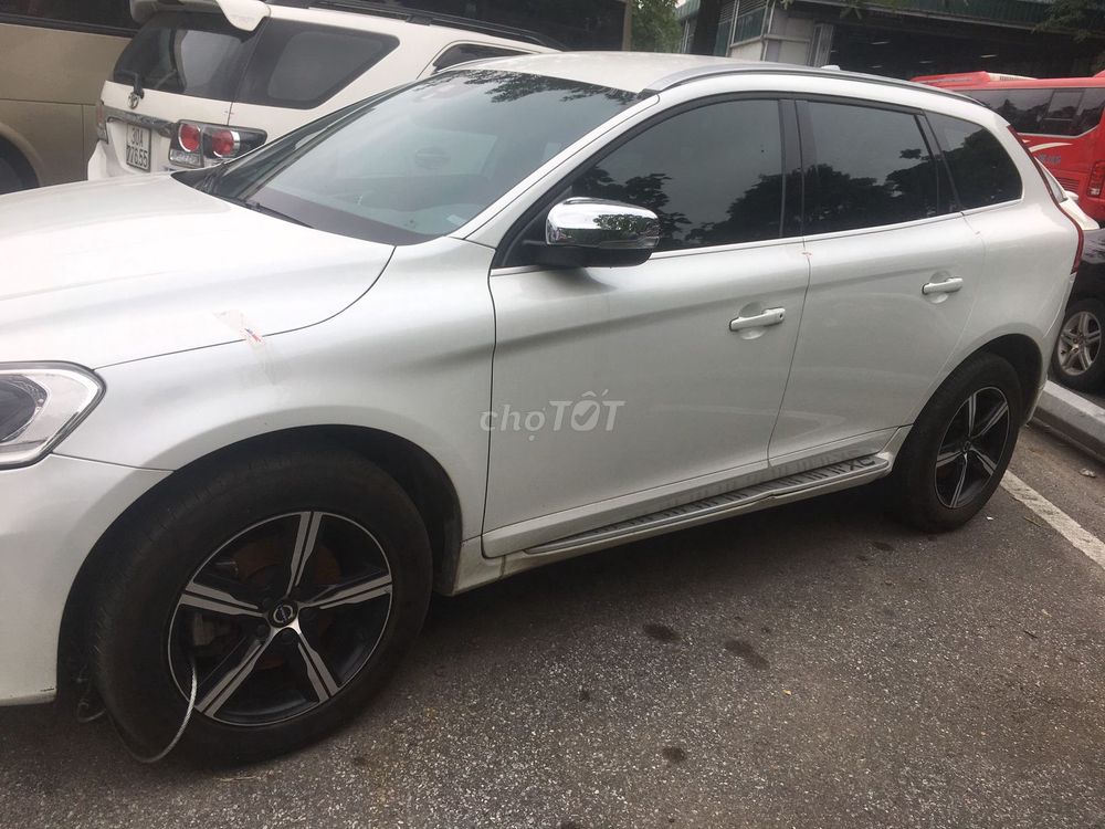 Mua bán xe Volvo XC60 2016 đã sử dụng giá 1,4 tỷ. LH: 0986699340