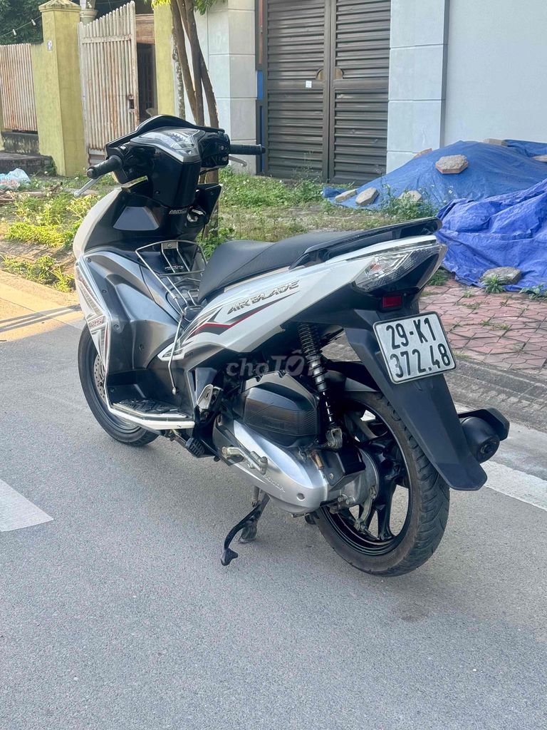 Honda Air Blade 125cc 2015 Trắng xám. Mua bán Xe máy tại Thành phố Nam Định Nam Định được đăng bởi  long việt  hình 5