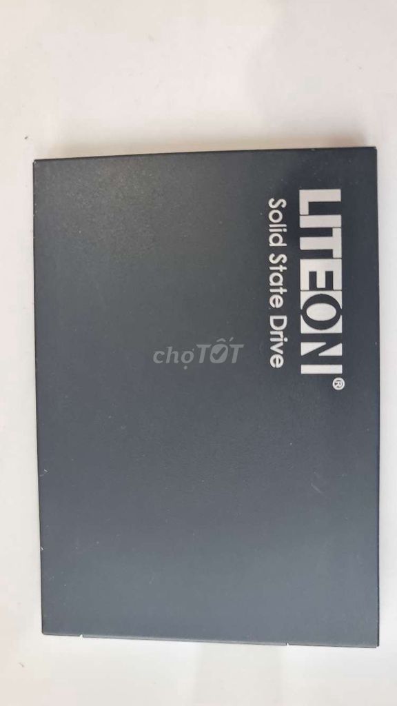 Dọn nhà dư 2 SSD còn xài tốt, có Windows 10 sẵn