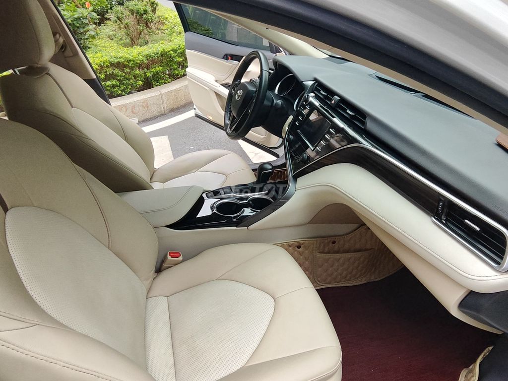 Toyota Camry 2020 2.0G,nhập khẩu chính chủ như mới