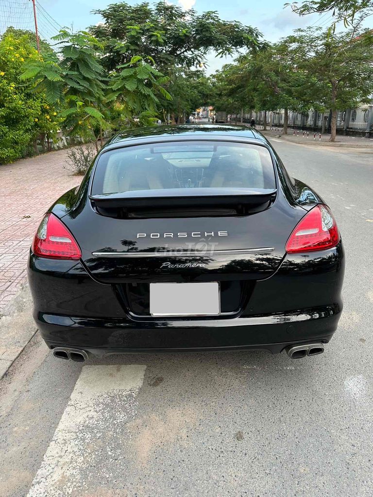 Porsche Panamera 2011 kiếm chiếc thứ 2 hơi khó