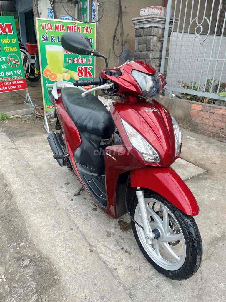 Honda Vision màu Đỏ. Mua bán Xe máy tại Thành phố Dĩ An Bình Dương được đăng bởi Phan van do  hình 3