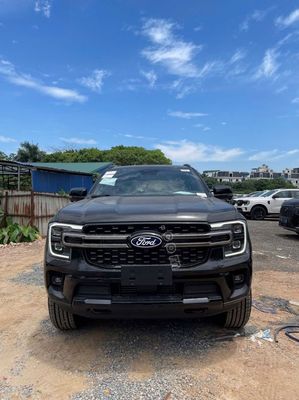 Ford Everest Platinum 2026 2.0L 4x2 AT Đen
