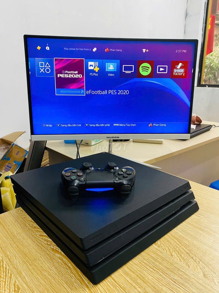 PS4 PRO 1TB 4K HDR KÈM 1 ĐĨA GAME PES 20