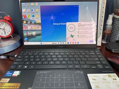LAPTOP ASUS ZENBOOK 13. Mua bán Laptop tại Quận 8 Tp Hồ Chí Minh được đăng bởi Vương Vĩ