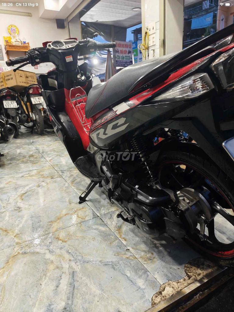 Yamaha Nouvo 6 2014 красно-черный для работы в Grab