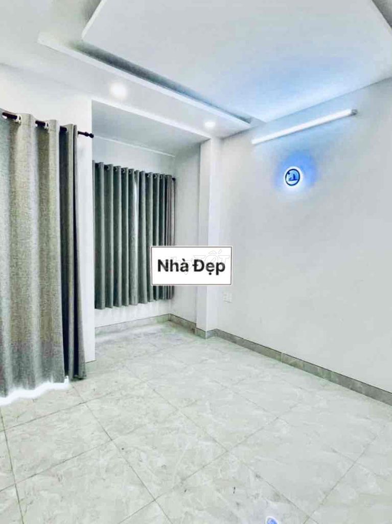 NHÀ RỘNG ĐẸP,Gần Hàng Xanh,1 TRỆT 2 LẦU sân Thg,3P. NGỦ ở gd 5-6ng