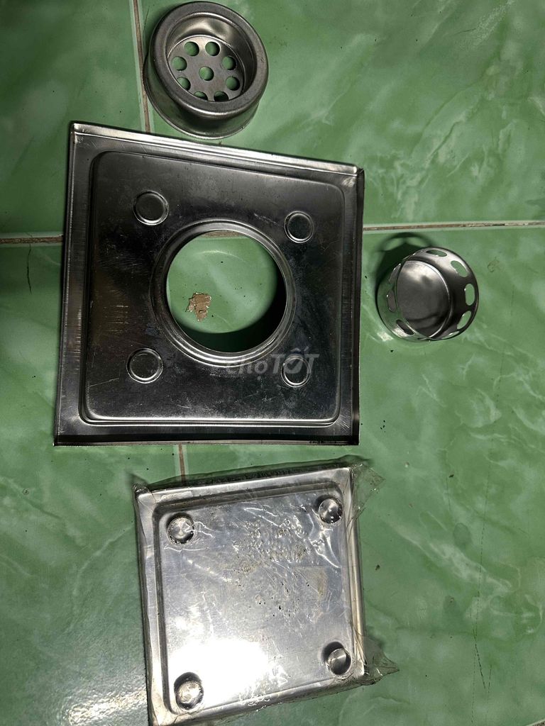 Phễu thoát nước sàn Caesar Kim loại. Mua bán Thiết bị vệ sinh, nhà tắm tại Huyện Phong Điền Cần Thơ được đăng bởi Nguyễn Thanh Huy hình 1