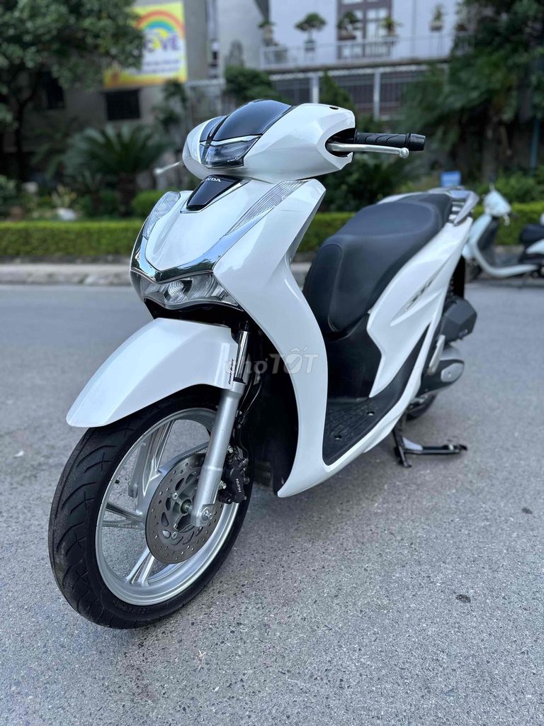 SH việt Nam 160 Abs 2023 lướt cực kì mới. Mua bán Xe máy tại Quận Hoàng Mai Hà Nội được đăng bởi Xe Máy Quân Oanh  hình 6