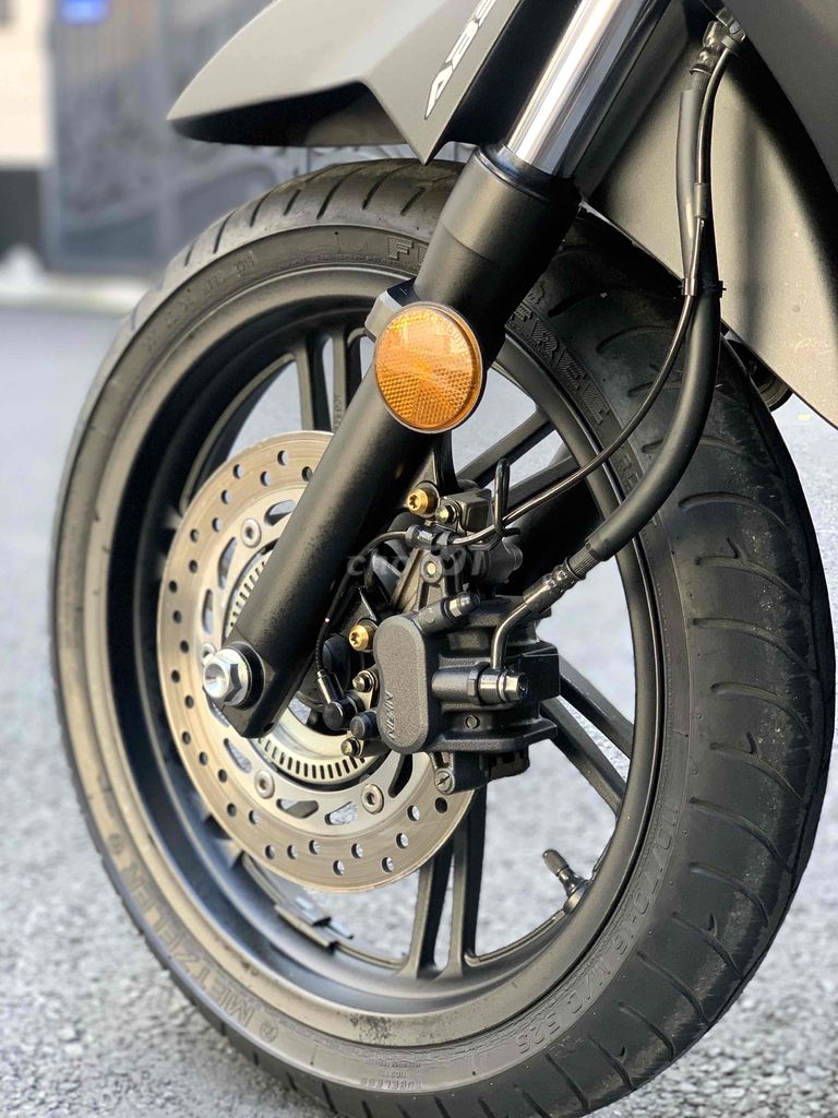 Sh300 đen sporty nhập Ý máy móc nguyên rin êm đẹp. Mua bán Xe máy tại Quận Phú Nhuận Tp Hồ Chí Minh được đăng bởi Cungsport hình 5