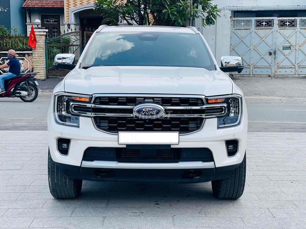 Ford Everest 2024 Titanium 2.0L 4x2 AT - 7600 km. Mua bán Ô tô tại Quận Tân Bình Tp Hồ Chí Minh được đăng bởi Trần Hoàng Long hình 1