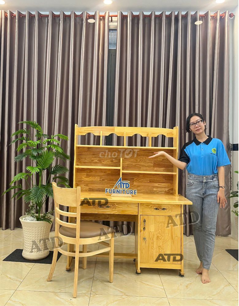 Bàn học Gỗ thông Vàng gỗ 80x50x1m45. Mua bán Bàn ghế tại Quận 5 Tp Hồ Chí Minh được đăng bởi Nhi Nguyen Nội thất ATD hình 1