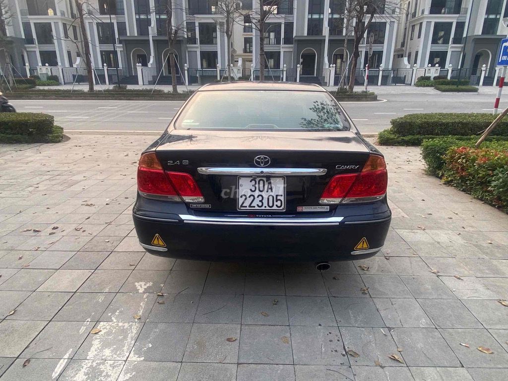 Toyota Camry 2.4G 2005, черный, АКПП