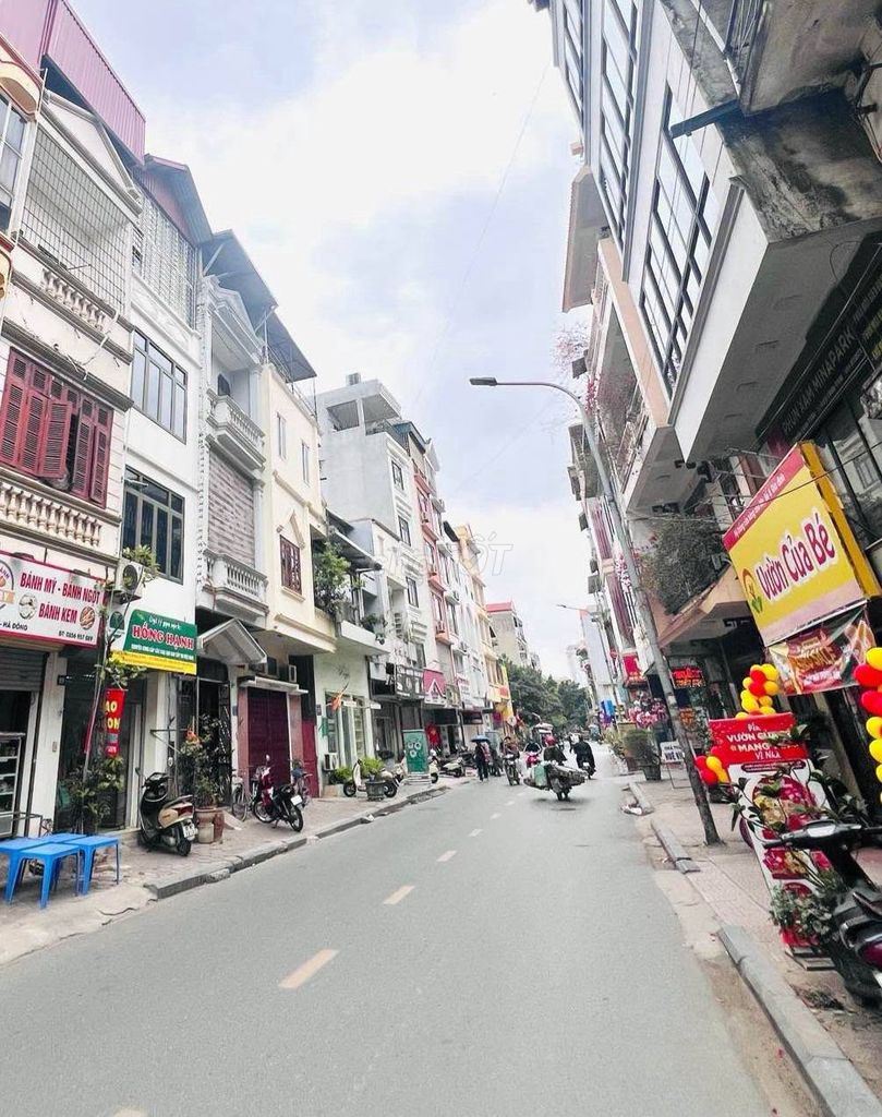 Nhà mặt phố Lê Lợi, Hà Đông, kinh doanh sầm uất, 44m2, 16 tỷ