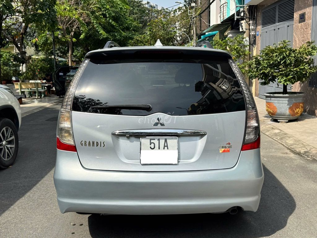 Mitsubishi Grandis 2006 Bạc 78.000 km cọp hiếm. Mua bán Ô tô tại Quận 12 Tp Hồ Chí Minh được đăng bởi Danh 631 hình 2