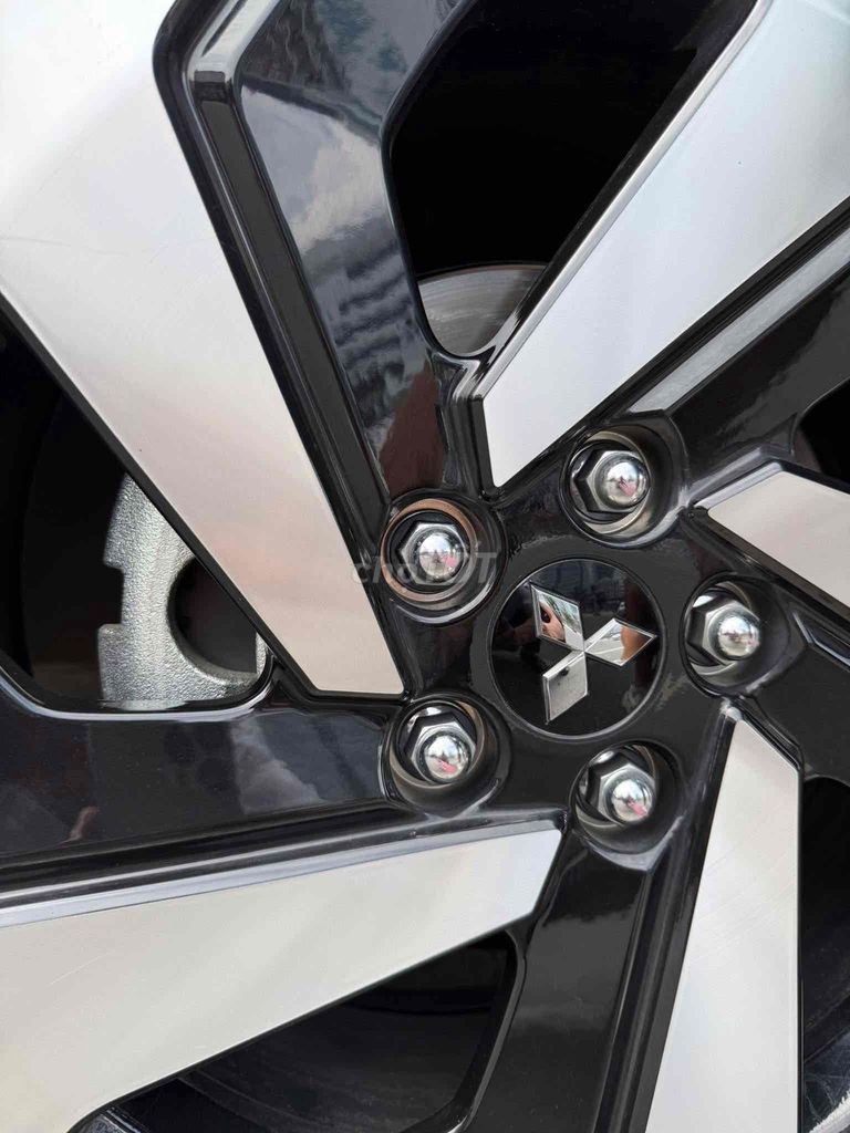 Mitsubishi Xpander 2024 Premium zin 1,6vạn km Mới. Mua bán Ô tô tại Quận Đống Đa Hà Nội được đăng bởi TRUNG HIẾU AUTO hình 18