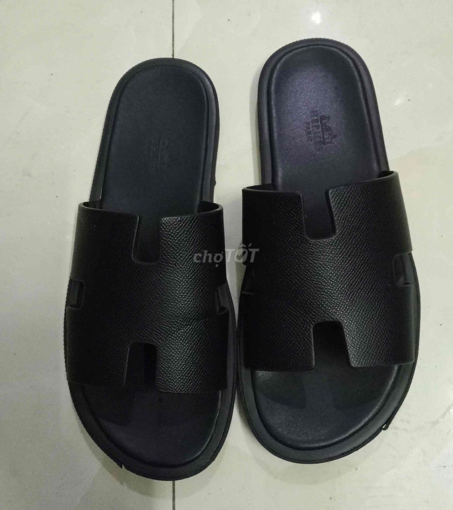 Dép da nam size 42 đen còn mới. Mua bán Giày dép tại Quận Nam Từ Liêm Hà Nội được đăng bởi Quốc Hùng hình 1