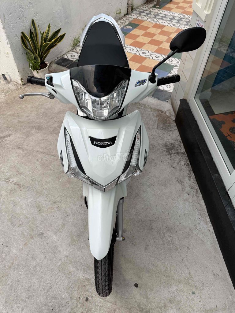 Honda Future 2022 Trắng máy zin. Mua bán Xe máy tại Quận Ninh Kiều Cần Thơ được đăng bởi CHXM Thanh Hồng hẻm 233 hình 2