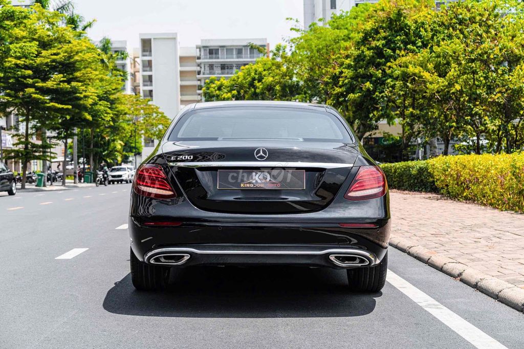 E200 Model 2019 màu đen xe Cty 1 chủ từ siêu đẹp. Mua bán Ô tô tại Quận 7 Tp Hồ Chí Minh được đăng bởi Dương Phương hình 2
