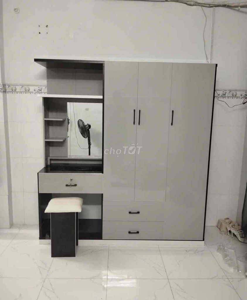 Tủ quần áo Nhựa Đài Loan Xám 1m65x1m8. Mua bán Tủ, kệ gia đình tại Huyện Củ Chi Tp Hồ Chí Minh được đăng bởi Hong Le hình 1