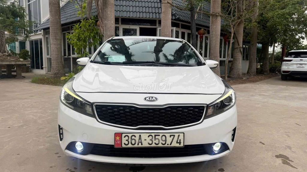 Kia Cerato 2018 1.6 MT hỗ trợ bank