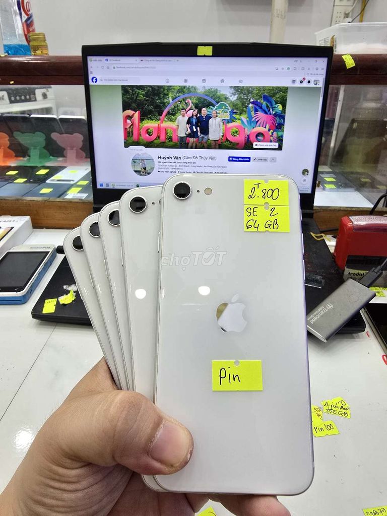 Apple iPhone SE 2 64GB Trắng. Mua bán Điện thoại tại Thành phố Long Xuyên An Giang được đăng bởi Facebook Cầm Đồ Thúy Vân hình 1